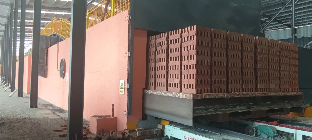 亞新再譜新篇：4.8 米 “一烘一燒” 隧道窯今日成功投產(chǎn)，以細(xì)節(jié)鑄就高效能